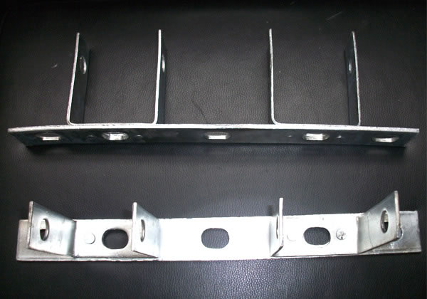 Insulator bracket